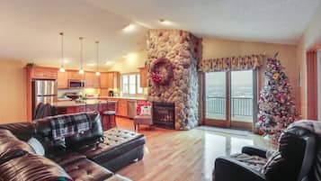 Télévision, cheminée, table de tennis de table