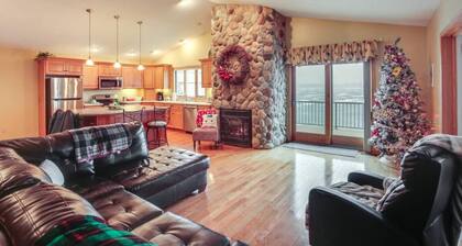 Massive 3 bedroom on the Lake!