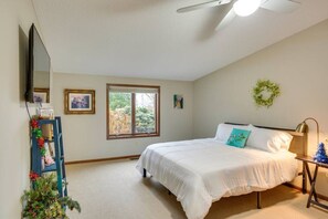 2 bedrooms, iron/ironing board, WiFi, bed sheets