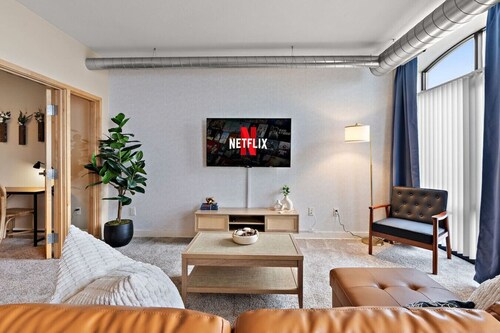 Central, Free Parking, Gym, Fast Wifi | Avry Apt
