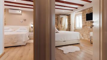 1 bedroom, premium bedding, memory-foam beds, desk