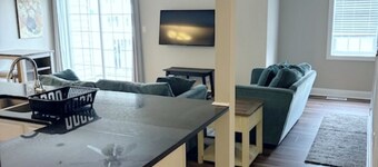 Unit 2 South - New Flooring Stairs & Hallways 2026 4bed/3.5 bath/3 car garage
