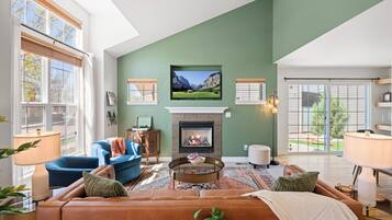 Smart TV, lareira, escritórios