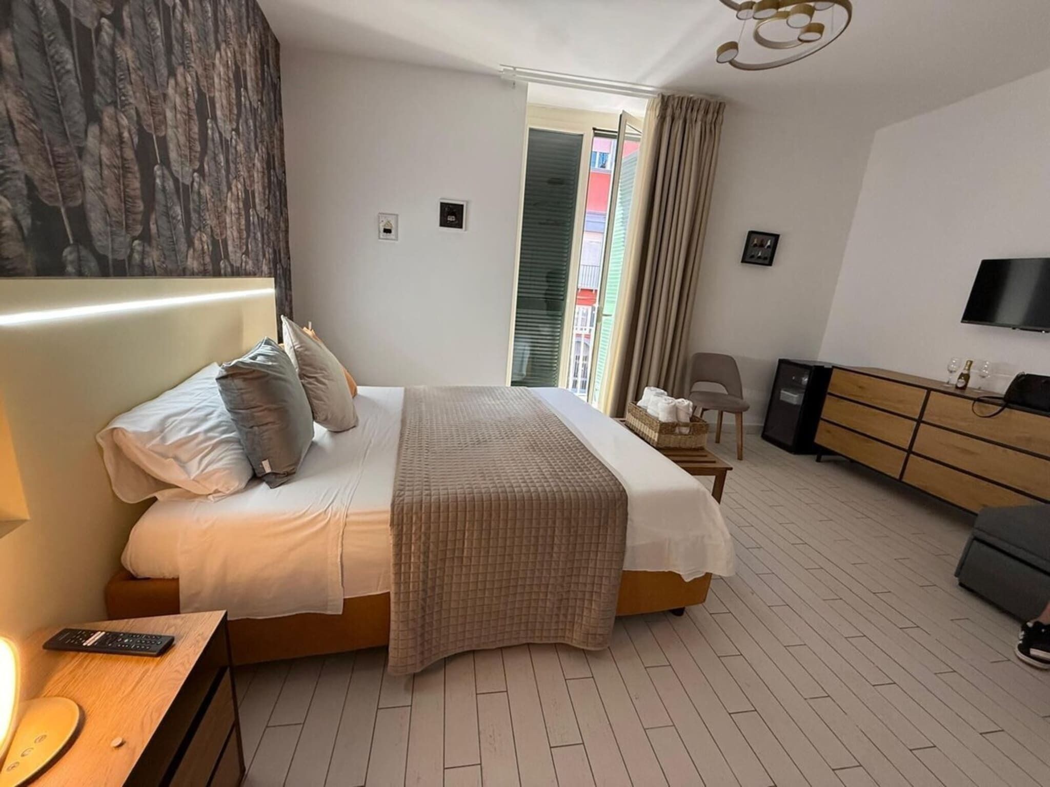 1 bedroom, desk, free WiFi, bed sheets