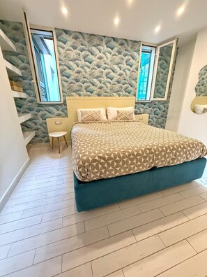 1 bedroom, desk, free WiFi, bed sheets - Resta Cu Mme a Chiaia (Napoli)