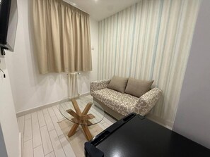 Smart TV - Resta Cu Mme a Chiaia (Napoli)