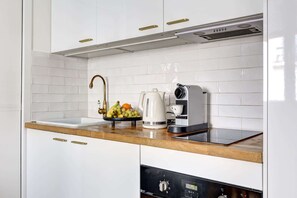 Oven, stovetop, coffee/tea maker, toaster