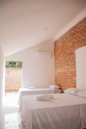 6 bedrooms, WiFi, bed sheets