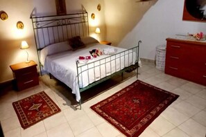 1 bedroom, desk, iron/ironing board, travel cot