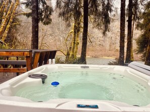 Tina de hidromasaje al aire libre