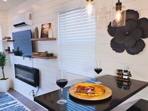 Apartment | 1 bedroom - Unit 7 Napa Valley Station Stylish Stay (Fredericksburg)