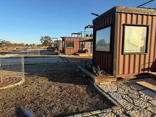 Unit 7 Napa Valley Station Stylish Stay - Luckenbach, TX