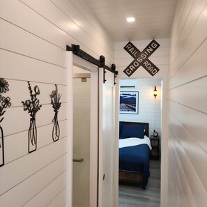 Apartment - Unit 5 Porto Estacao Stylish Stay (Fredericksburg)