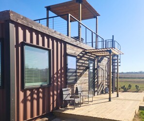 Apartment - Unit 5 Porto Estacao Stylish Stay (Fredericksburg)