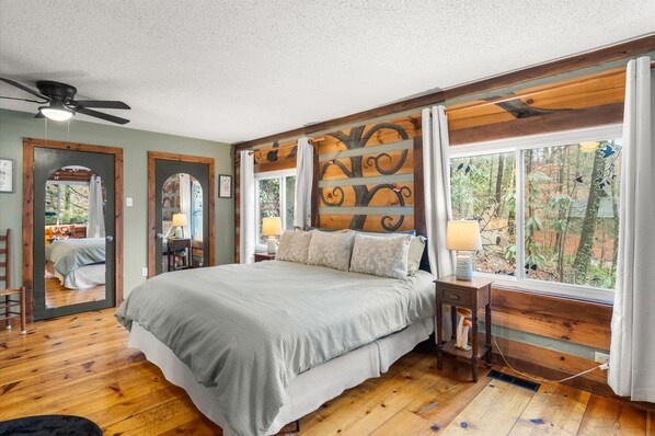 Apartment | 2 bedrooms - Downtown Vibes With BBQ Hot Tub Games (Gatlinburg)