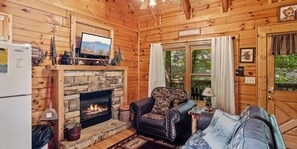Apartment | 1 bedroom - Relaxing Eagles Ridge Getaway Hot Tub (Pigeon Forge)