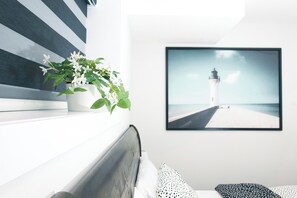 2 soverom, skrivebord, strykejern/-brett og wi-fi (inkludert)