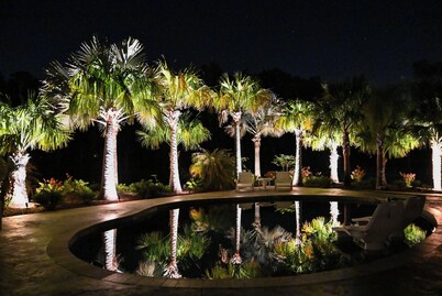 Luxurious 6-bedroom estate with pool, on over 6 fenced in acres