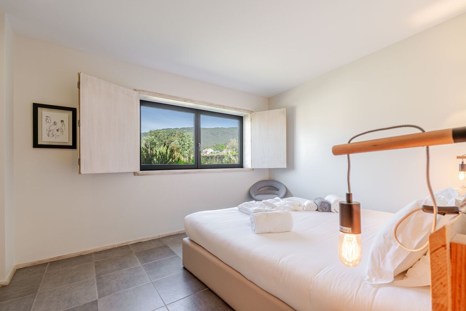 4 Schlafzimmer, Schreibtisch, Internetzugang, Bettwäsche