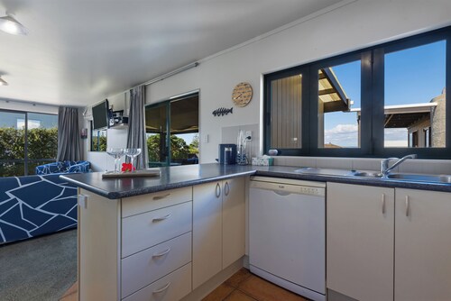 Virtue Escape - Beachside Bliss at Tokerau Beach
