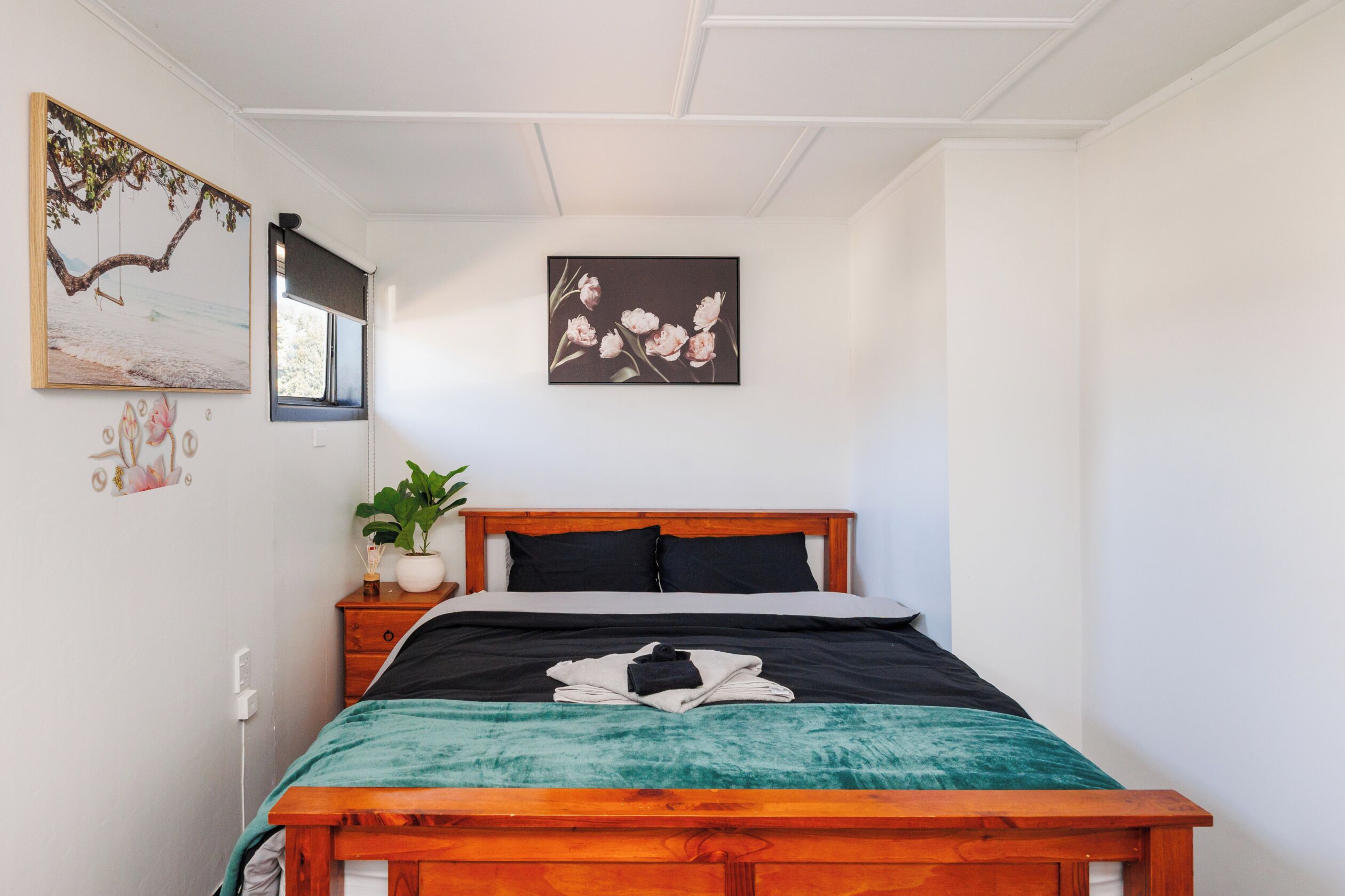 4 habitaciones, tabla de planchar con plancha, wifi y ropa de cama 