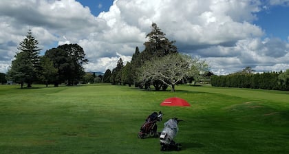 Garden Court Motel & Backpakers