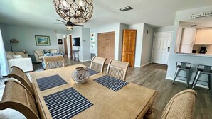 Dining - The Lighthouse - Steps from Beach (Fort Myers Beach)