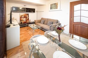 Dining - Poznań Grunwald - 51m2, Balcony - by Rentujemy (Poznań)