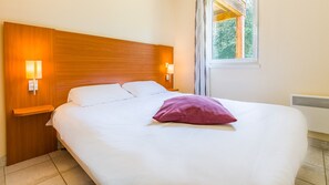 2 bedrooms, travel crib, WiFi