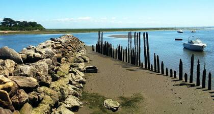 Bright + Classic House | Quick Walk to the Beach!