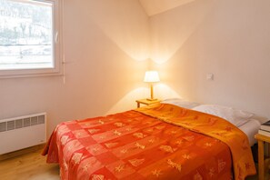 2 bedrooms