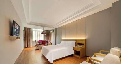 XinzhuXuan Hotel (Haikou Longhu Tianshi Park Shop)