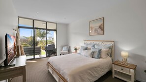 3 bedrooms, iron/ironing board, internet, bed sheets - Our Beach House at Husky -  Relax in Style (Huskisson)
