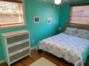 3 habitaciones, tabla de planchar con plancha, wifi y ropa de cama 