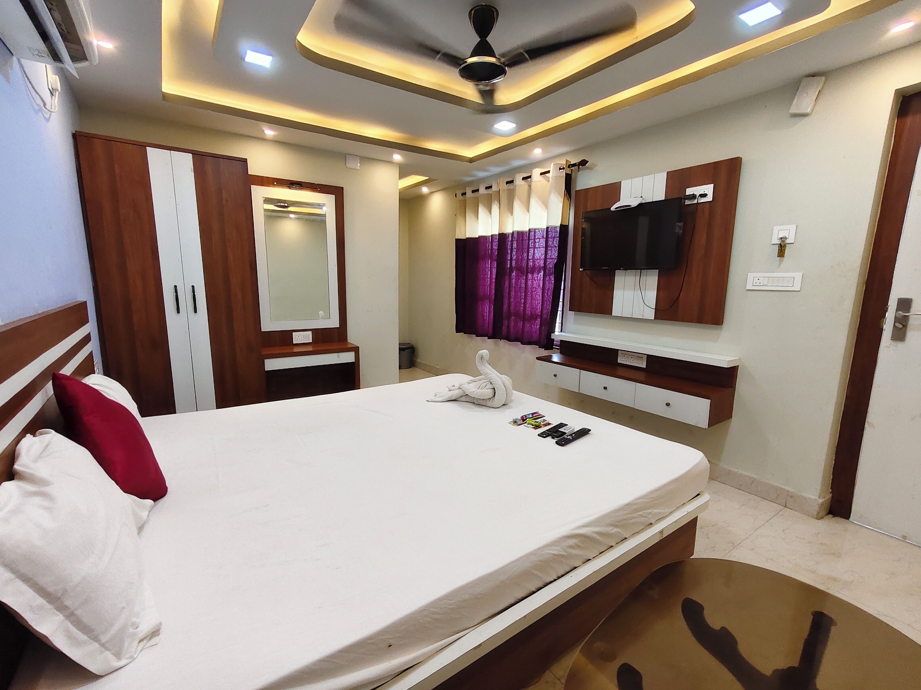 Deluxe Sea View | Soundproofing, bed sheets
