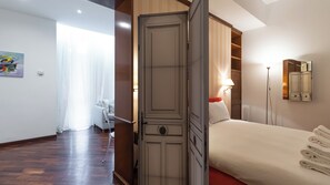 1 slaapkamer, een strijkplank/strijkijzer, gratis wifi, beddengoed