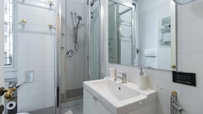 Shower, hair dryer, bidet, towels - Italianway Easy - Garibaldi 49 (Milano)