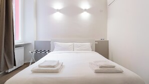 1 chambre, fer et planche à repasser, Wi-Fi gratuit, draps fournis