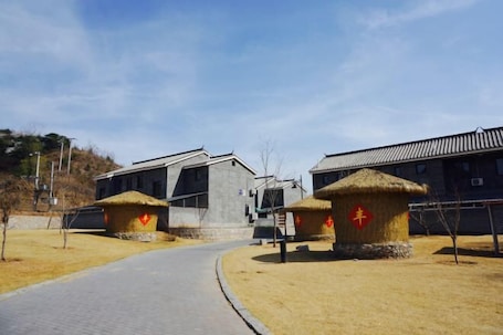 Exterior. Beijing Simatai Spring Wind Changzhu Inn