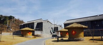 Beijing Simatai Spring Wind Changzhu Inn