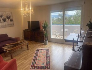 Smart TV - Charming/Cozy apartment with terraces! (Besançon)