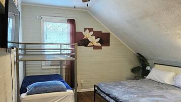 2 bedrooms, in-room safe, iron/ironing board, travel crib