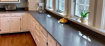 Charming 4-bedroom Colonial in lovely Keene with WiFi, AC