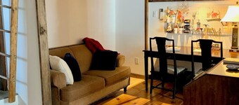 Charming 4-bedroom Colonial in lovely Keene with WiFi, AC