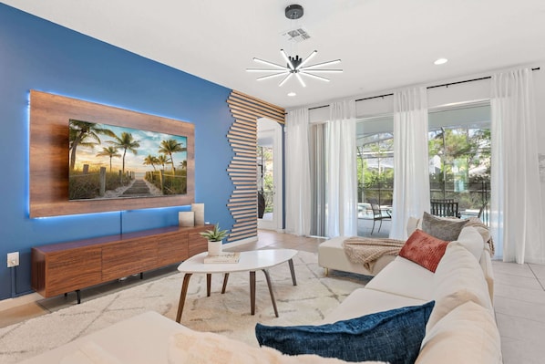 House, 6 Bedrooms, Private Pool | Living area