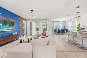 House, 6 Bedrooms, Private Pool | Living area