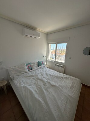 2 bedrooms, WiFi, bed sheets