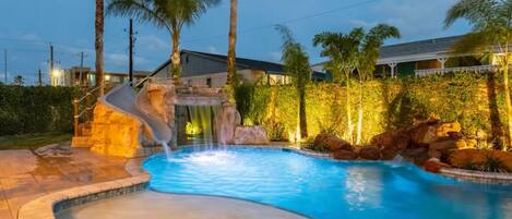 حمّام سباحة خارجي، حمّام سباحة مُدفَّأ