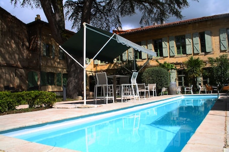 Seasonal outdoor pool