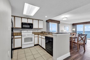 Kühlschrank, Ofen, Herdplatte, Geschirrspüler